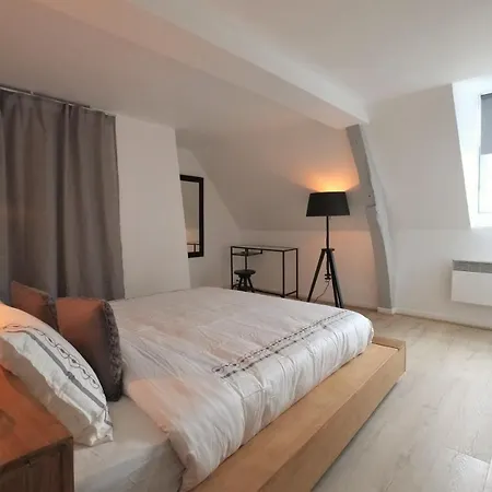 Standing Vieux Apartment
